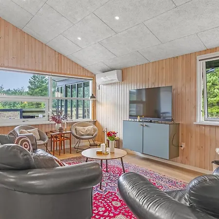 Tole - 2km From The Sea By Interhome *