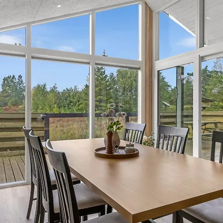 Tole - 2km From The Sea By Interhome